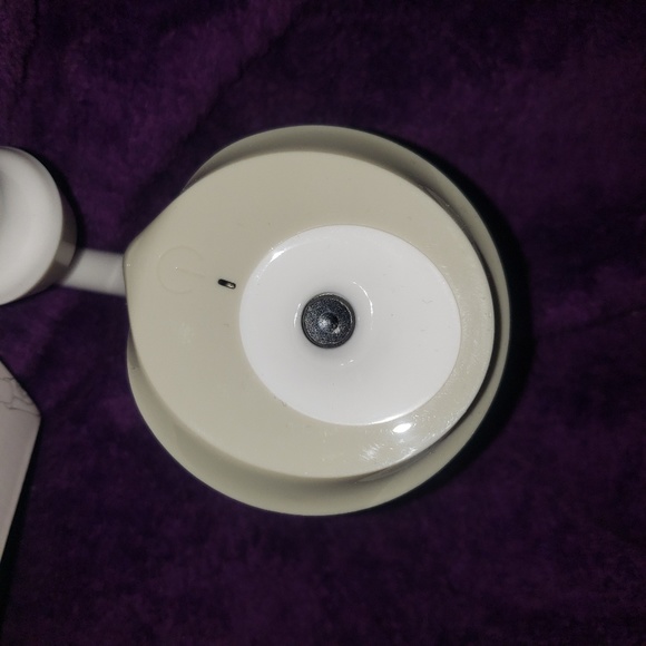 Car Essential Oil Diffuser - Picture 4 of 4